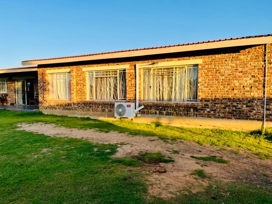 8 Bedroom Property for Sale in Ribblesdale Free State